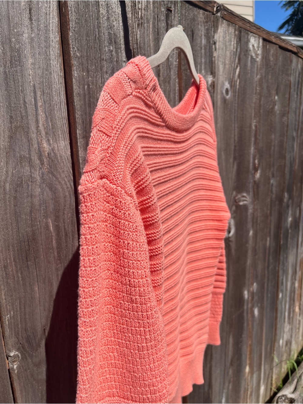 Time and Tru Coral Crewneck Sweater size medium - Picture 12 of 12
